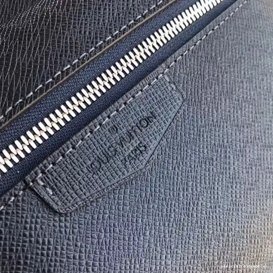 Official oldcobbler OUTDOOR MESSENGER PM Louis Vuitton 0703